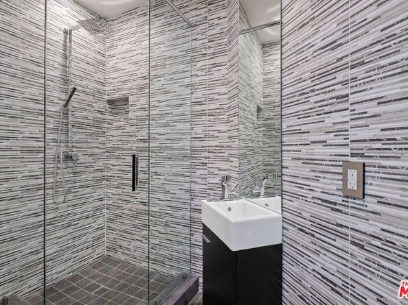 2304 Donella Circle, Los Angeles CA 90077