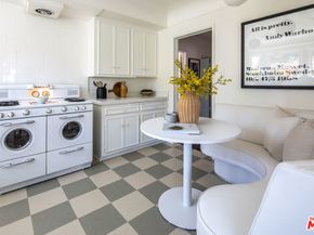 3987 Roxton Avenue, Los Angeles CA 90008