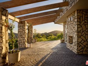33239 Mulholland Highway, Malibu CA 90265