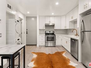 532 N Rossmore Avenue 107, Los Angeles CA 90004