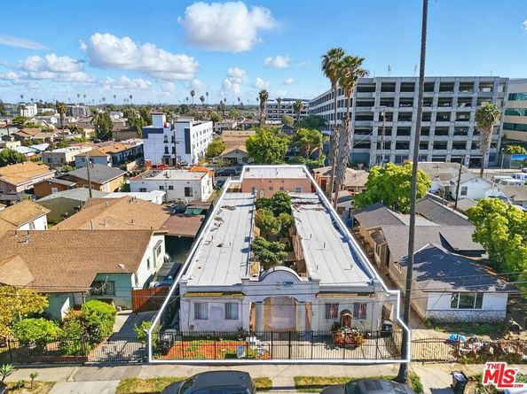 924 W 82nd Street, Los Angeles CA 90044