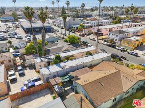 924 W 82nd Street, Los Angeles CA 90044