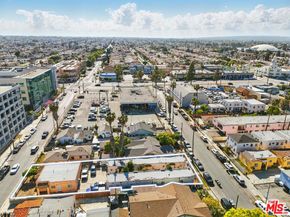 924 W 82nd Street, Los Angeles CA 90044