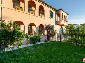 1568 S Hayworth Avenue, Los Angeles CA 90035