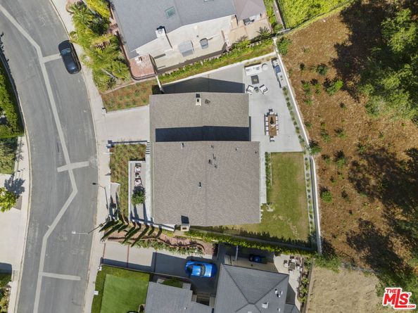11268 Dona Lola Drive, Studio City CA 91604