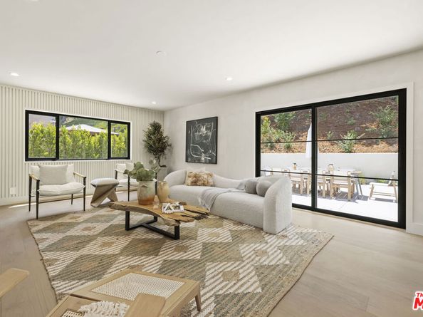 11268 Dona Lola Drive, Studio City CA 91604