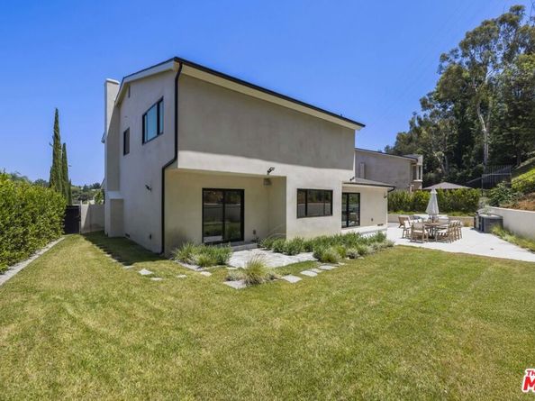 11268 Dona Lola Drive, Studio City CA 91604
