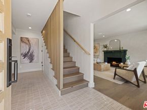 11268 Dona Lola Drive, Studio City CA 91604