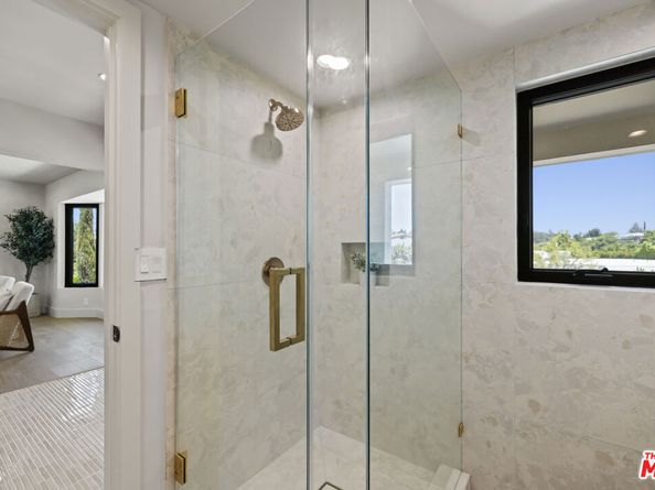 11268 Dona Lola Drive, Studio City CA 91604