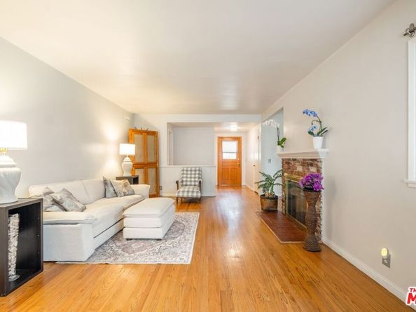 10725 S 8th Avenue, Inglewood CA 90303
