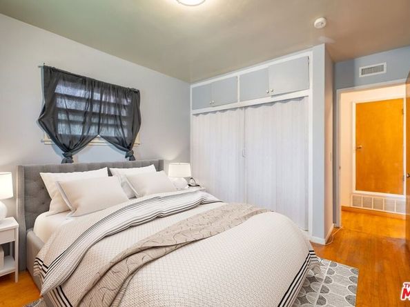 10725 S 8th Avenue, Inglewood CA 90303