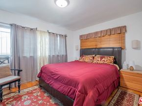10725 S 8th Avenue, Inglewood CA 90303