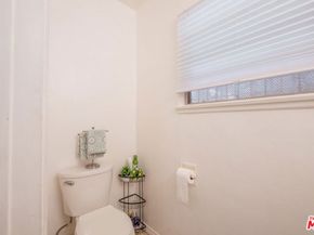 10725 S 8th Avenue, Inglewood CA 90303