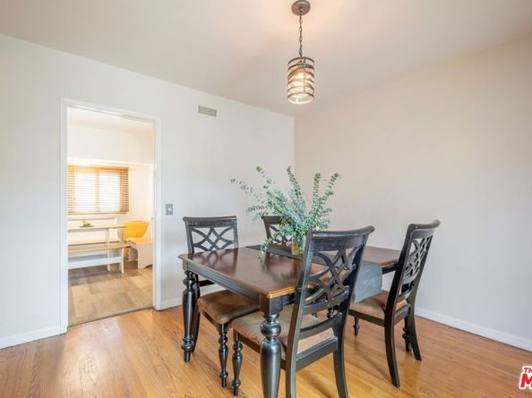 10725 S 8th Avenue, Inglewood CA 90303