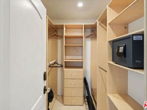 5324 Irvine Avenue, Valley Village CA 91601