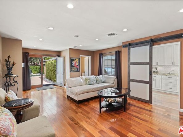 5324 Irvine Avenue, Valley Village CA 91601
