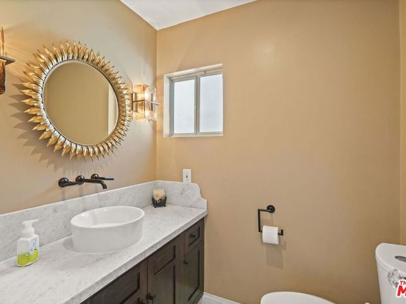 5324 Irvine Avenue, Valley Village CA 91601