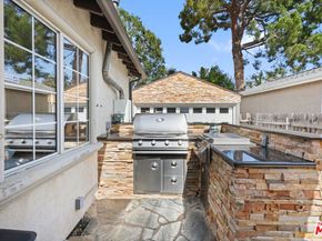 5324 Irvine Avenue, Valley Village CA 91601