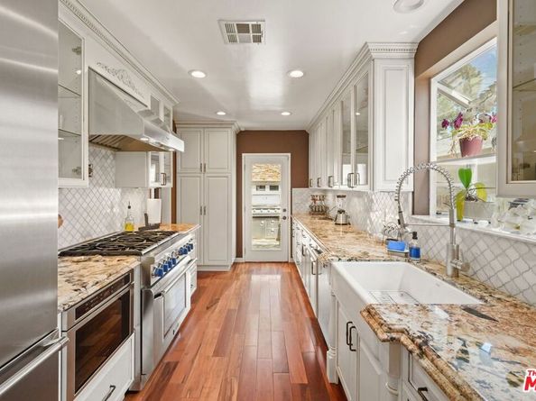 5324 Irvine Avenue, Valley Village CA 91601