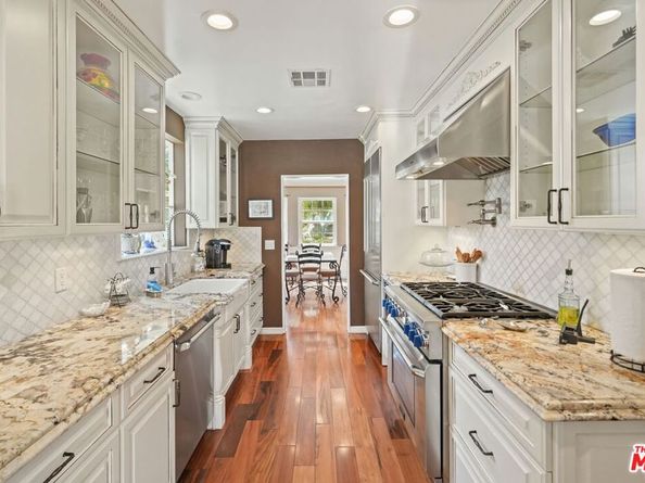 5324 Irvine Avenue, Valley Village CA 91601