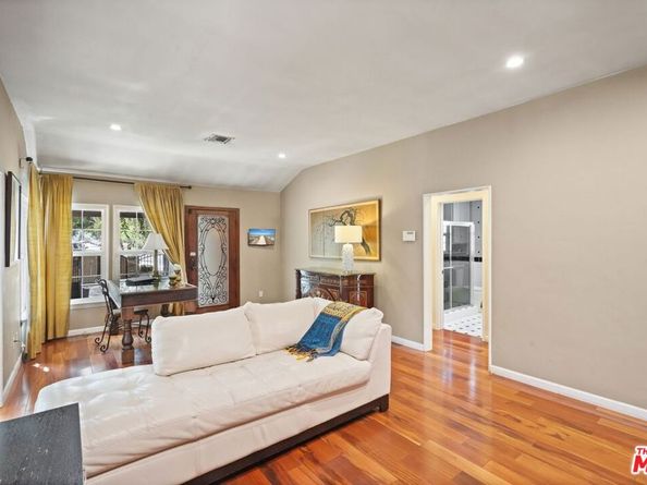 5324 Irvine Avenue, Valley Village CA 91601