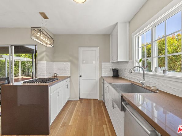 160 S Poinsettia Place, Los Angeles CA 90036