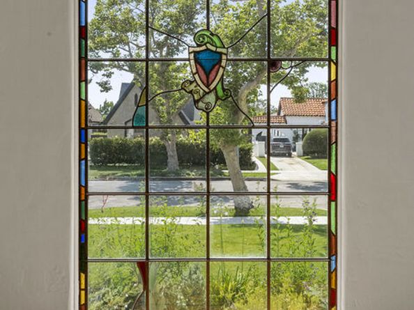 160 S Poinsettia Place, Los Angeles CA 90036