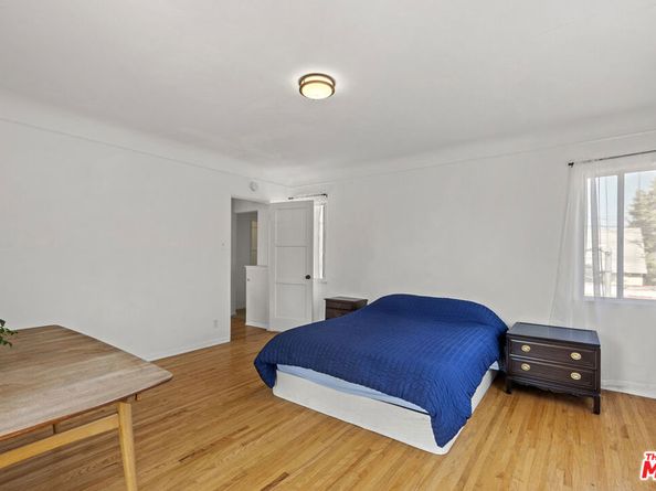 160 S Poinsettia Place, Los Angeles CA 90036