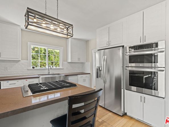 160 S Poinsettia Place, Los Angeles CA 90036