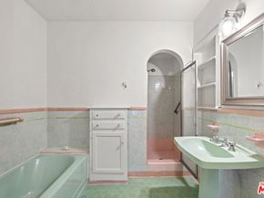 160 S Poinsettia Place, Los Angeles CA 90036