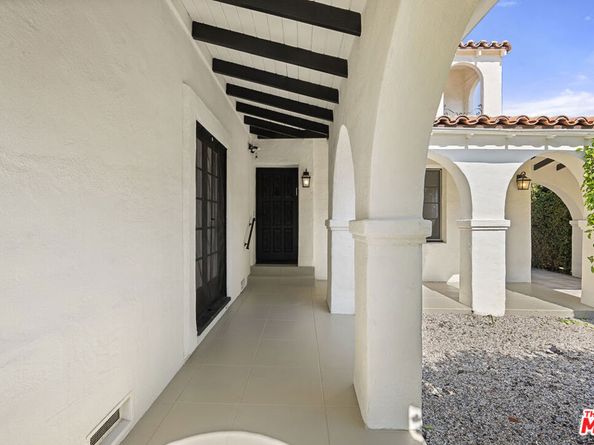160 S Poinsettia Place, Los Angeles CA 90036