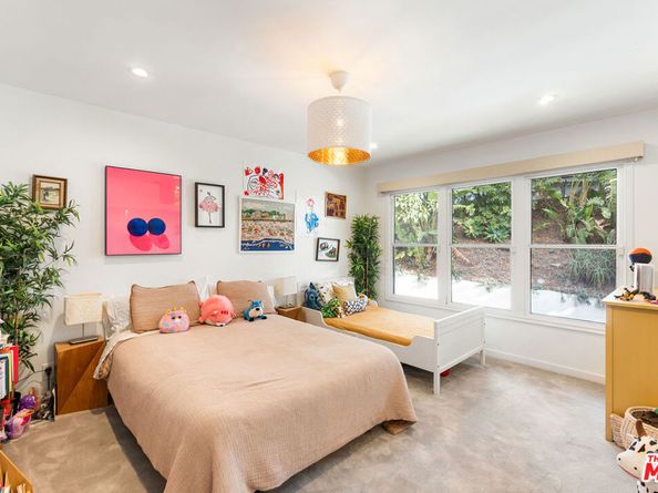 2316 Laurelmont Place, Los Angeles CA 90046