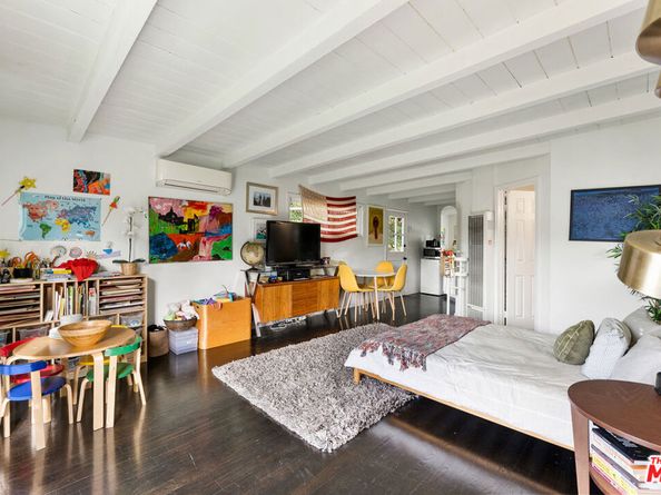 2316 Laurelmont Place, Los Angeles CA 90046