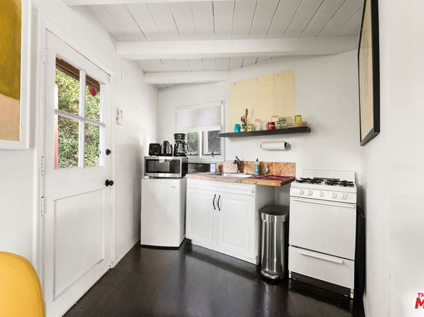 2316 Laurelmont Place, Los Angeles CA 90046