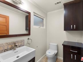 720 N La Fayette Park Place, Los Angeles CA 90026