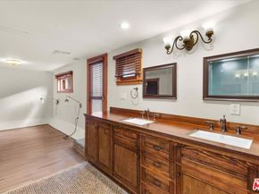 720 N La Fayette Park Place, Los Angeles CA 90026