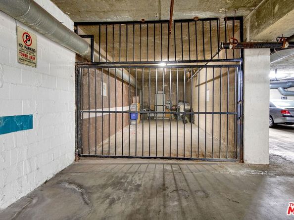 1559 Winona Boulevard D2, Los Angeles CA 90027