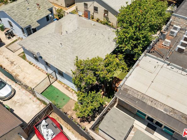 11012 Willowbrook Avenue, Los Angeles CA 90059