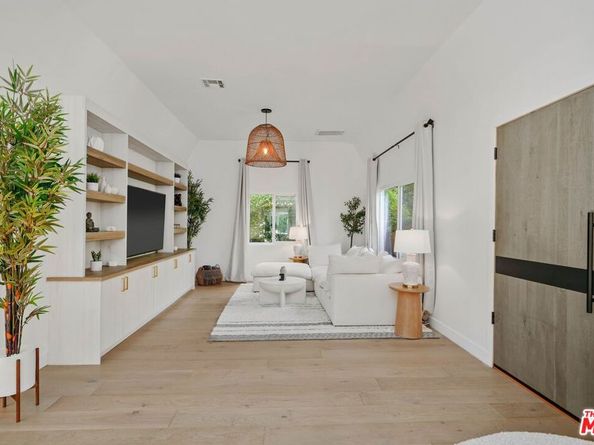 1155 S Rimpau Boulevard, Los Angeles CA 90019