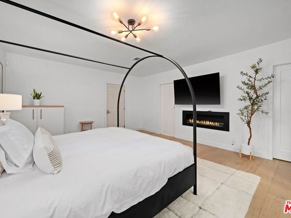 1155 S Rimpau Boulevard, Los Angeles CA 90019