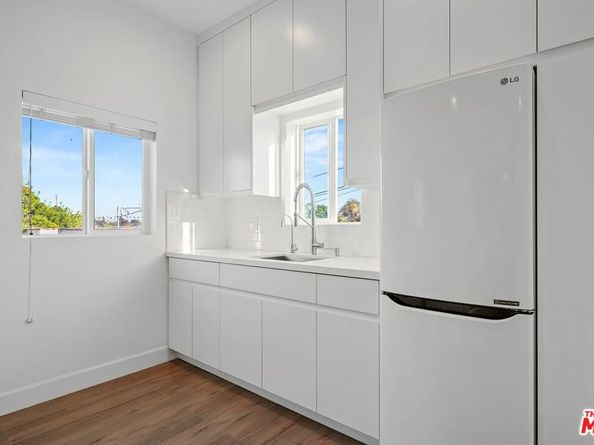 1155 S Rimpau Boulevard, Los Angeles CA 90019