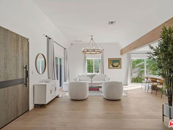 1155 S Rimpau Boulevard, Los Angeles CA 90019