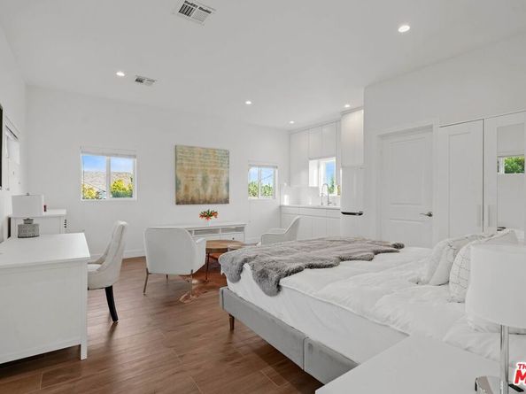 1155 S Rimpau Boulevard, Los Angeles CA 90019