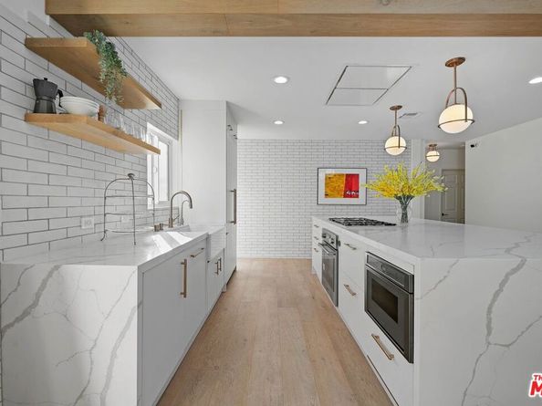 1155 S Rimpau Boulevard, Los Angeles CA 90019