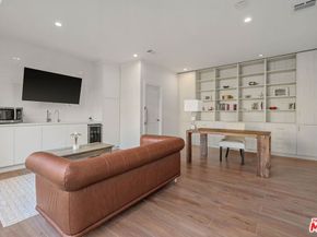 1155 S Rimpau Boulevard, Los Angeles CA 90019