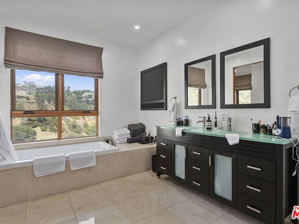 10110 Cielo Drive, Beverly Hills CA 90210