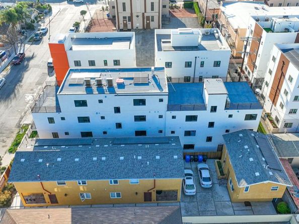 1359 W 35th Place, Los Angeles CA 90007