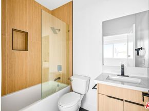 1359 W 35th Place, Los Angeles CA 90007