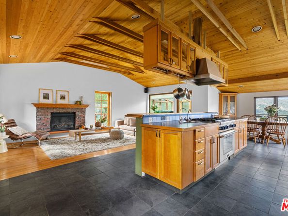 20006 Valley View Drive, Topanga CA 90290