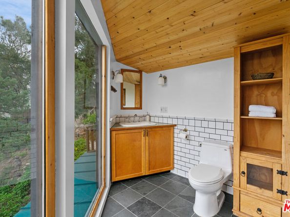 20006 Valley View Drive, Topanga CA 90290